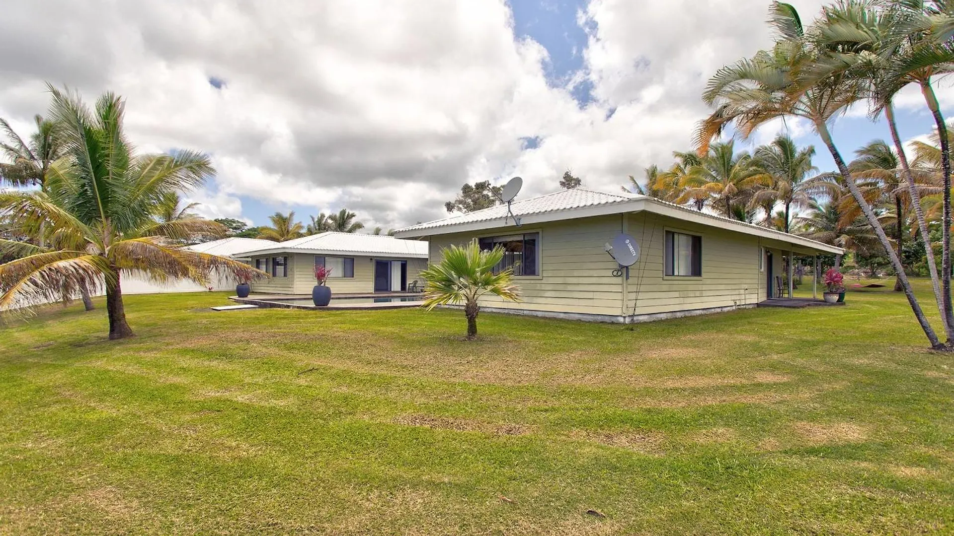 Pool House In Paradise Pahoa 0*,